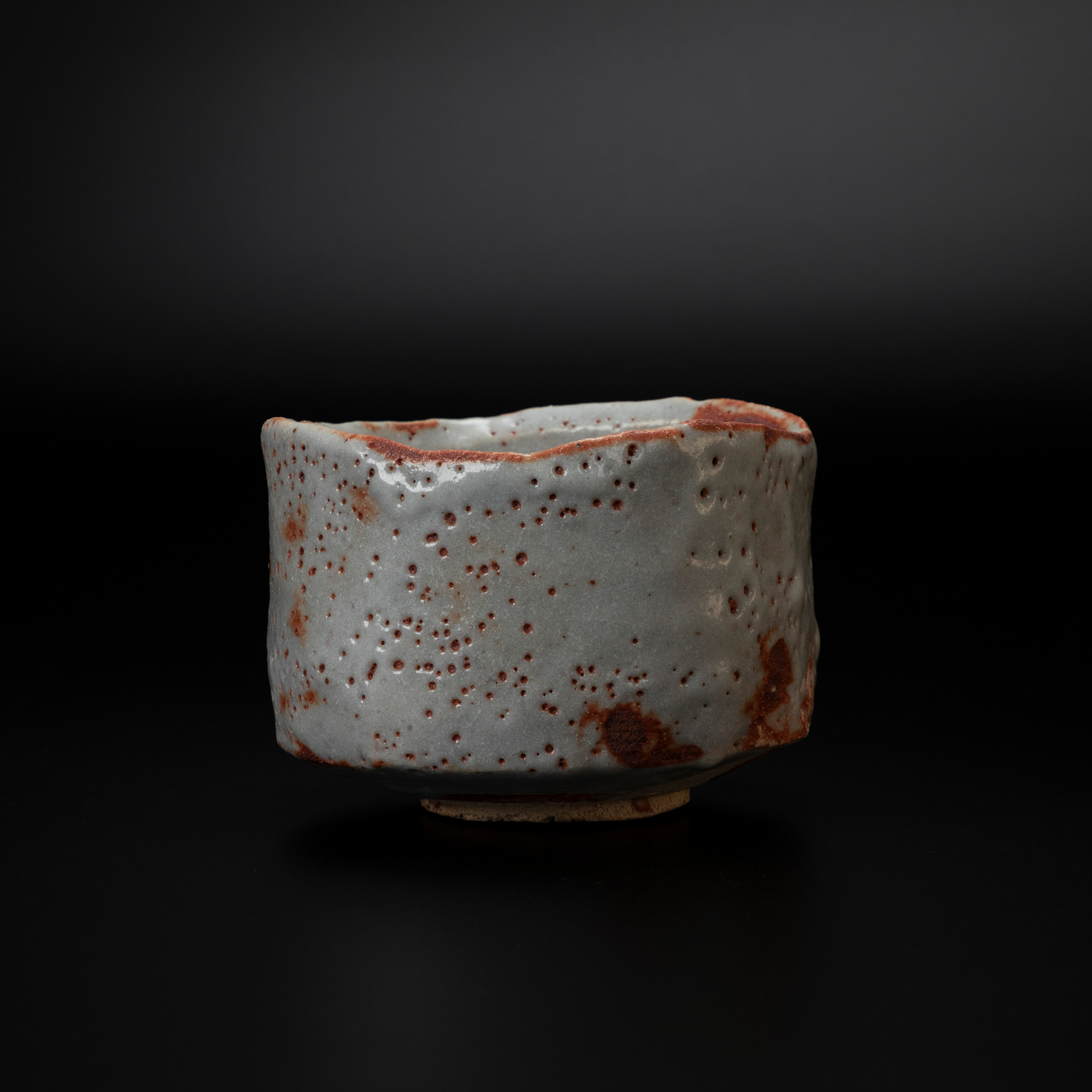 侘び寂びの美を日常に｜志野茶盌で静寂のひとときを