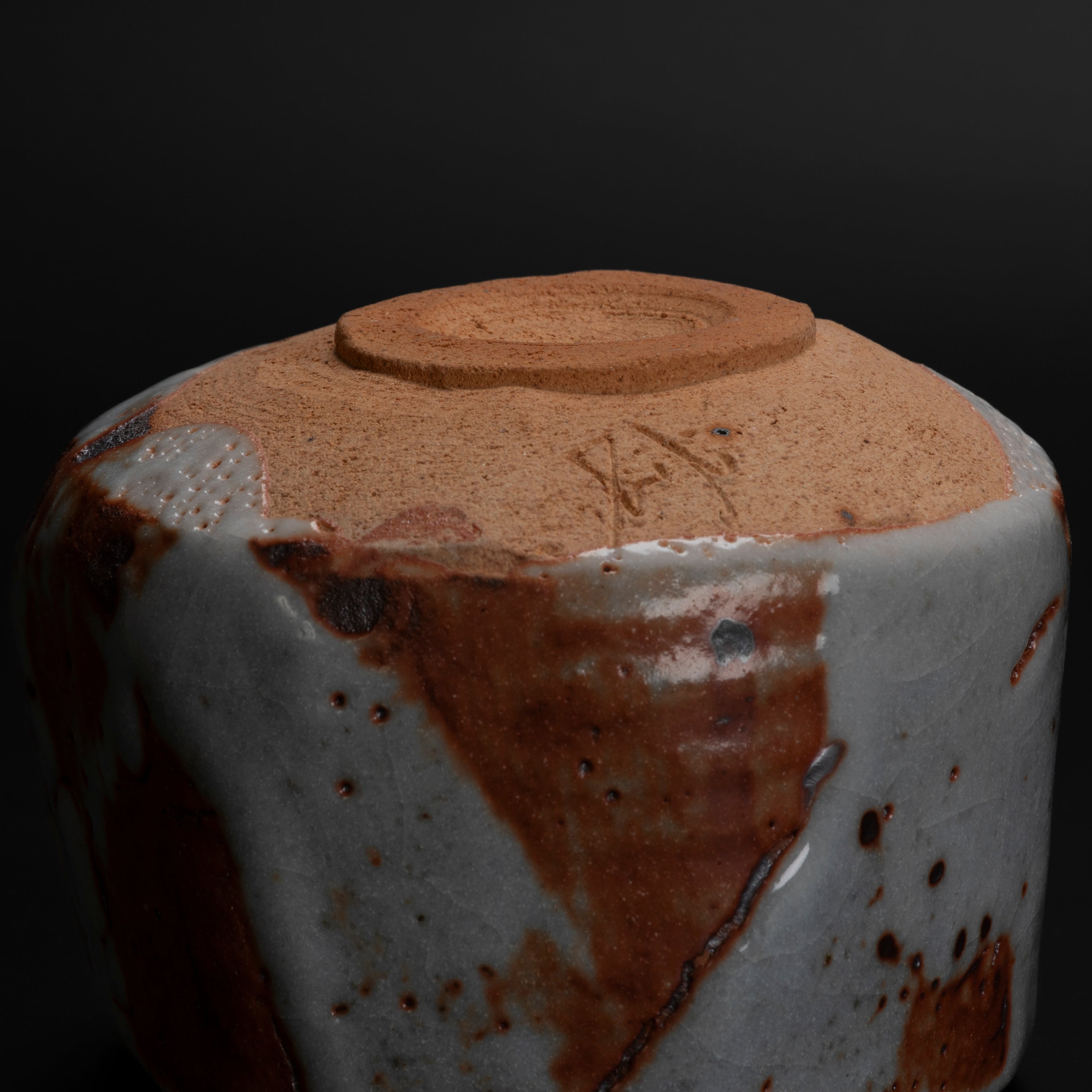 Chawan Shino - Matahari Terbenam di Hari Hujan