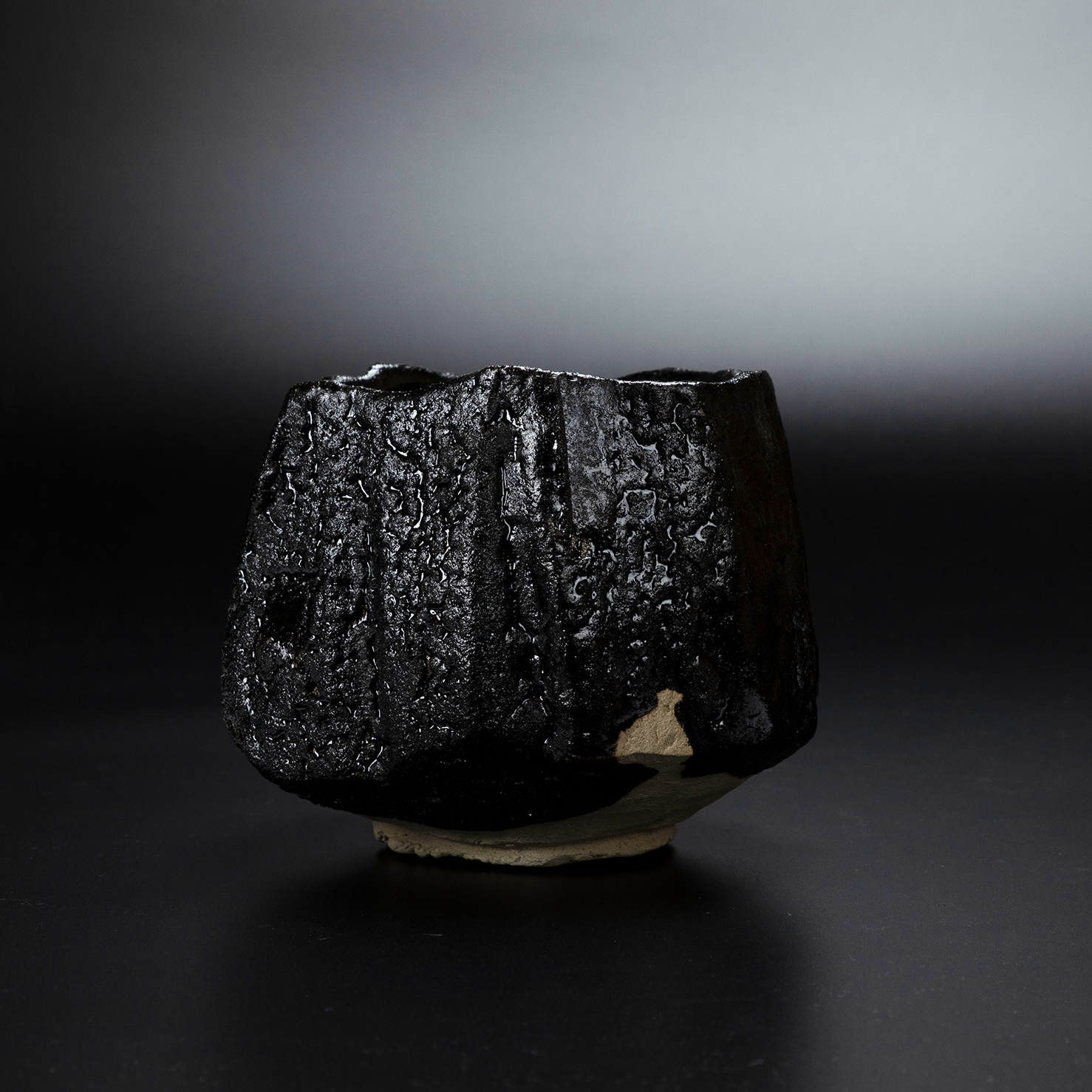 瀬戸黒茶盌
