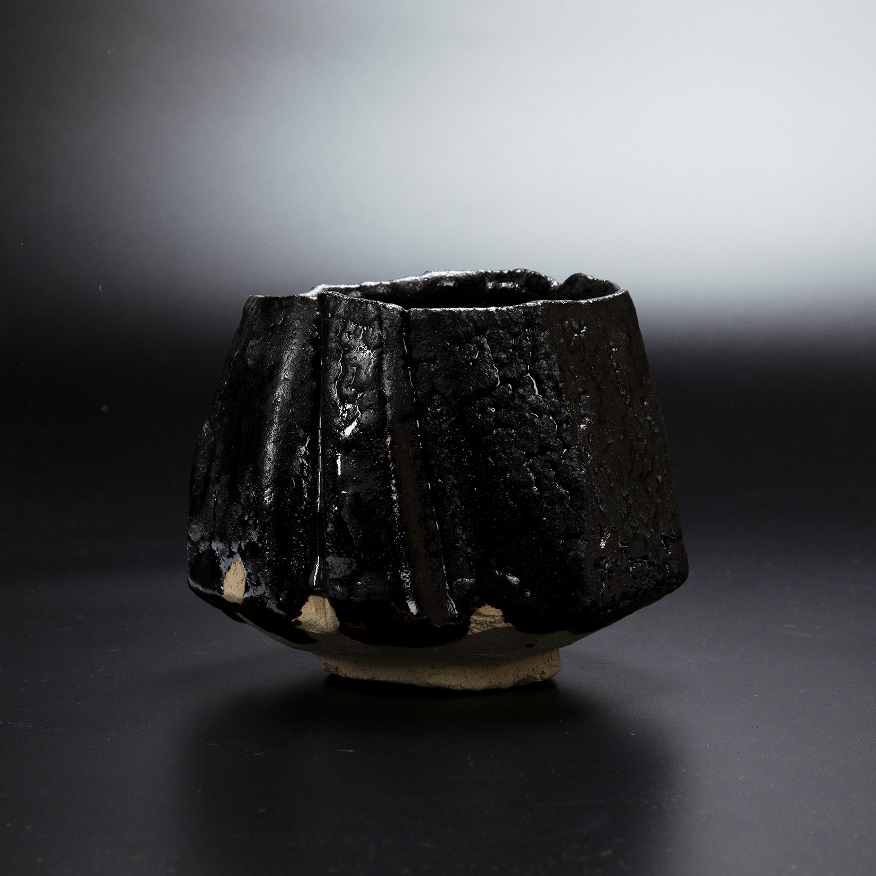 瀬戸黒茶盌