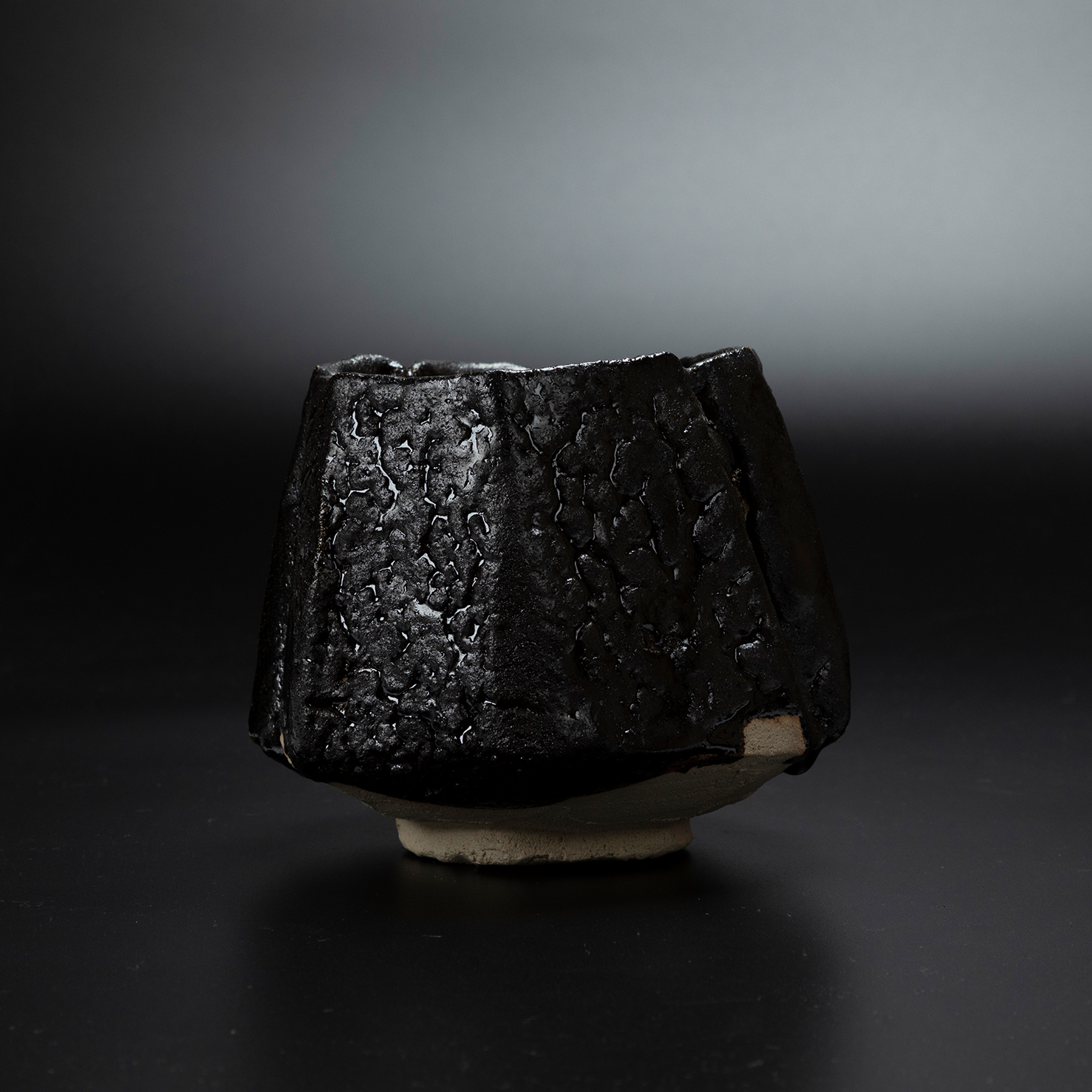 瀬戸黒茶盌