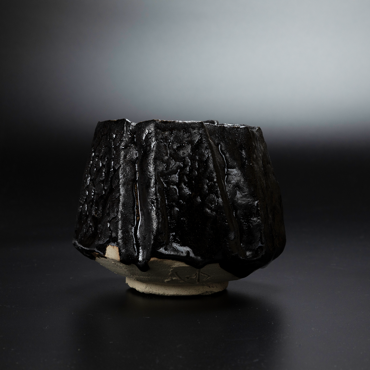 瀬戸黒茶盌