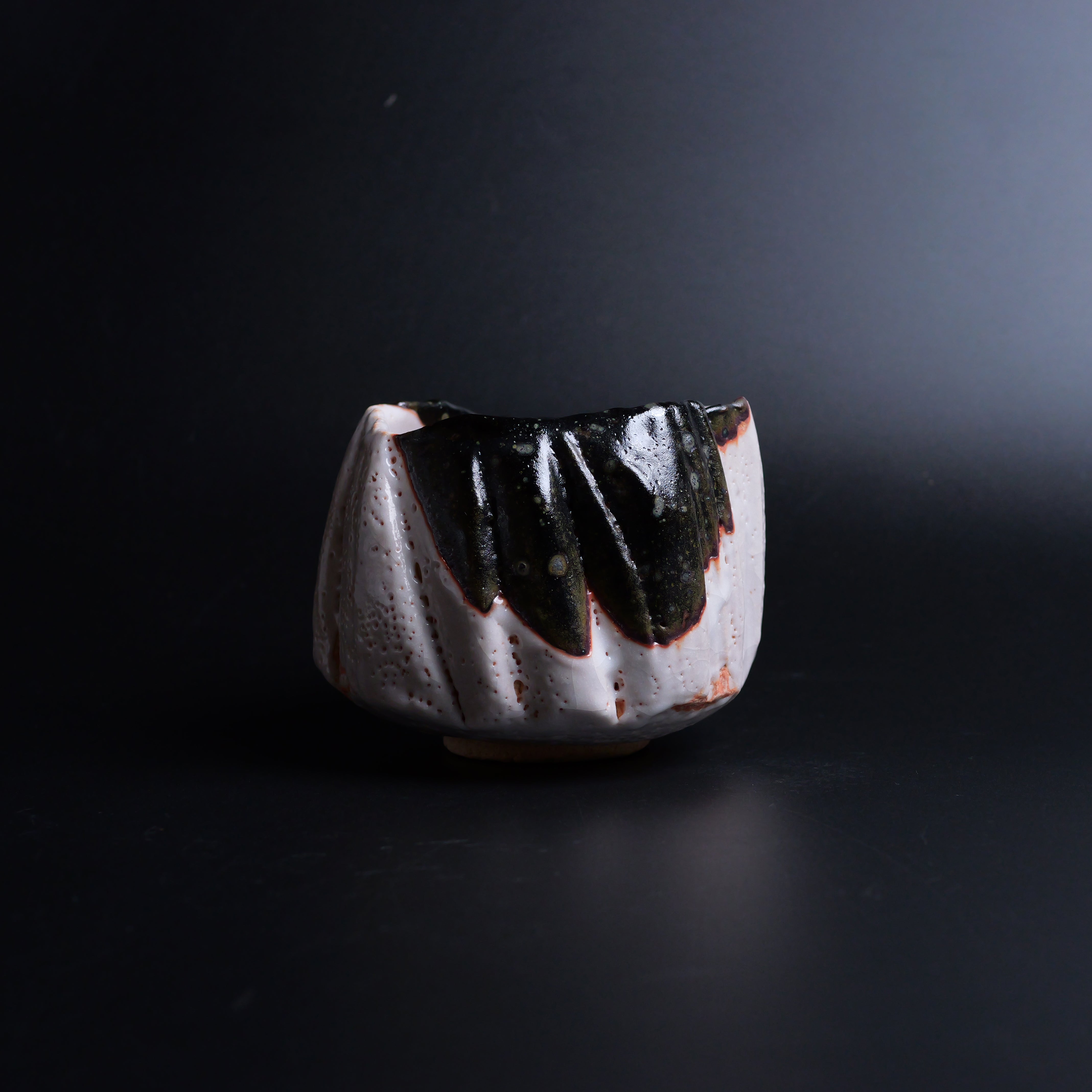 Shino Chawan 星雪 (Seisetsu, "Starlit Snow")