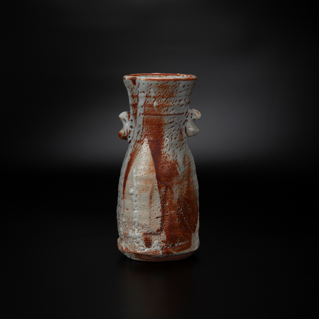 志野花入|侘び寂びが息づく日本の陶芸アート 志野花入|侘び寂びが息づく日本の陶芸アート