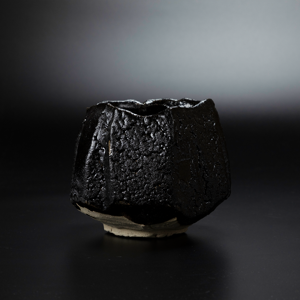 瀬戸黒茶盌|日本の伝統とモダンデザインが融合した逸品 瀬戸黒茶盌|日本の伝統とモダンデザインが融合した逸品